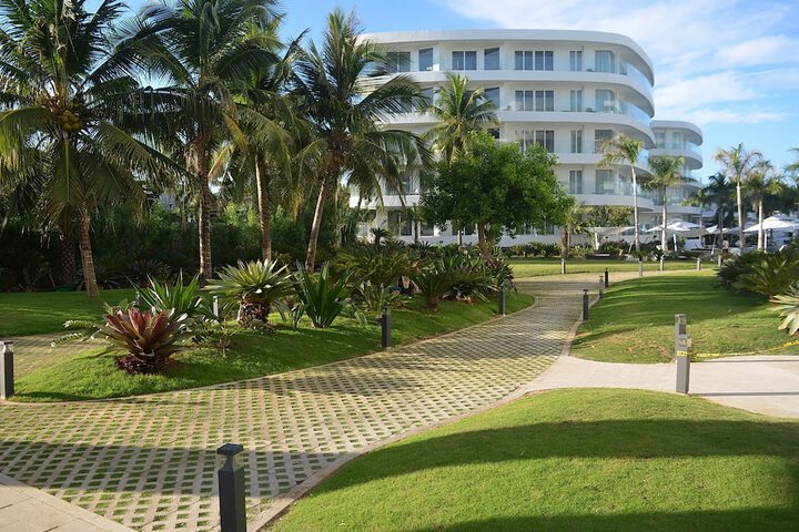 Hotel Exterior 101 of 120