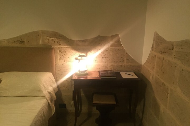 Room 15 of 247
