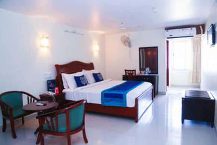 Room 8 of 18