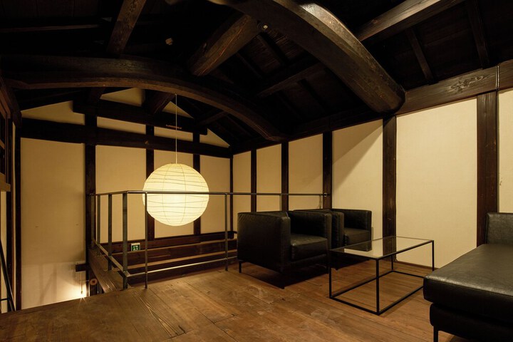 Lounge 19 of 20
