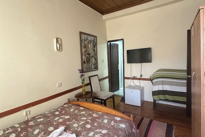 Room 9 of 35
