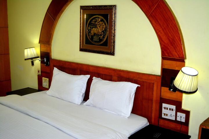 Room 6 of 36