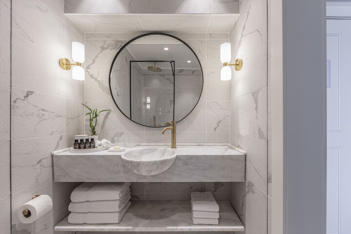 Clean Restrooms