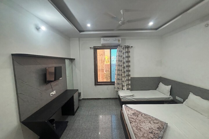 Room 10 of 63