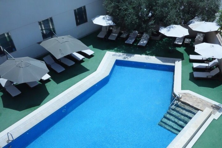 Pool 16 of 33