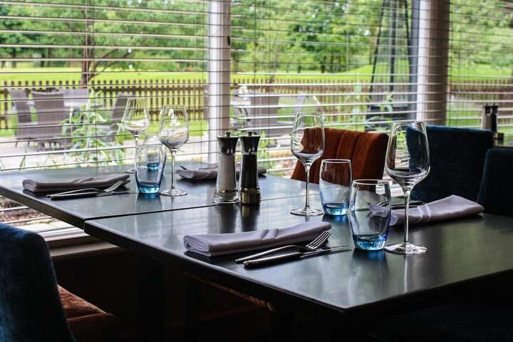 Dining 52 of 64