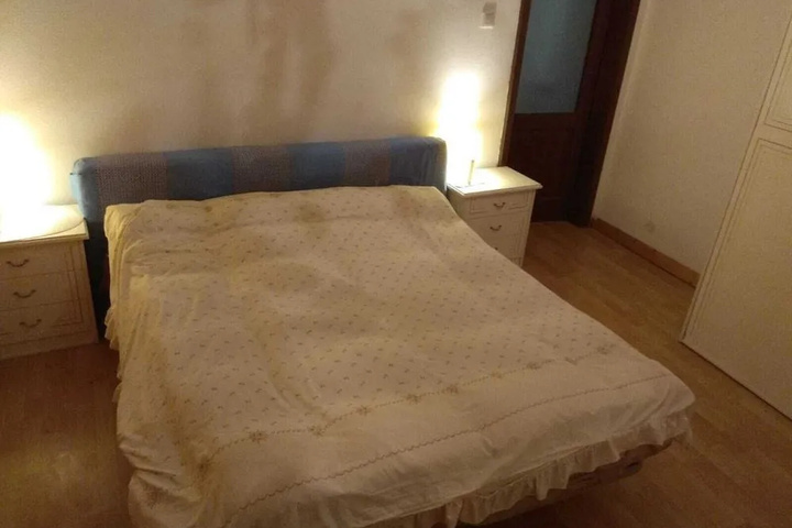 Room 6 of 14