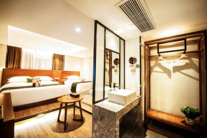 Room 4 of 46