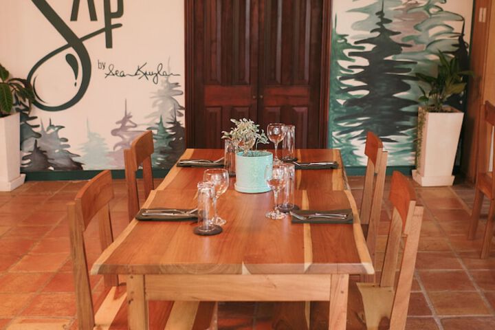 Dining 150 of 252