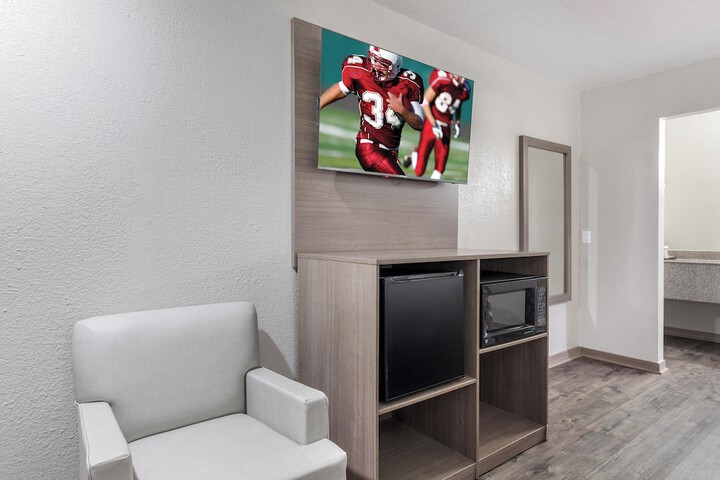 Room 8 of 32