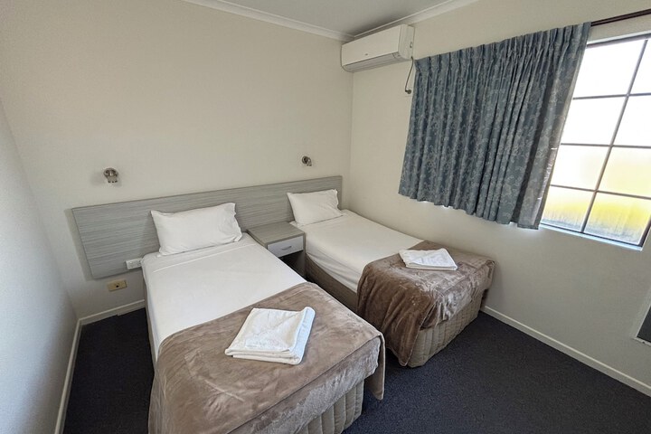 Room 16 of 53