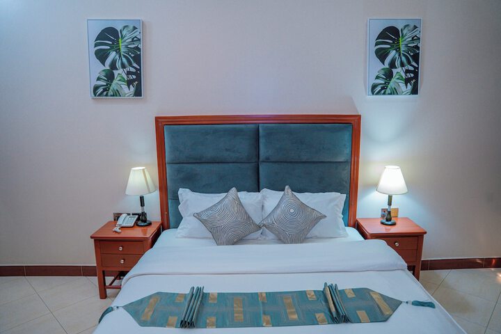 Room 13 of 63