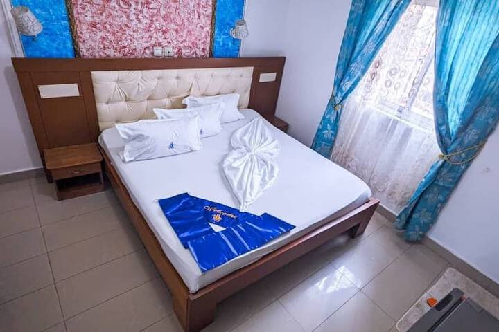 Room 3 of 7