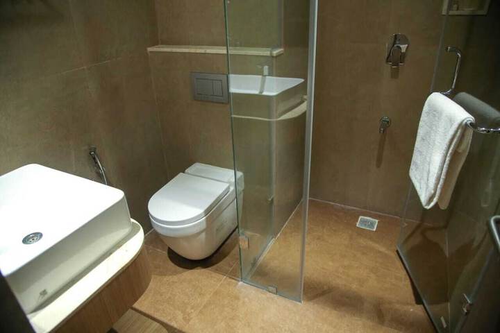 Room 8 of 15
