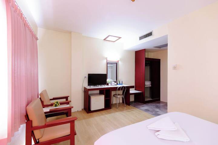 Room 9 of 25