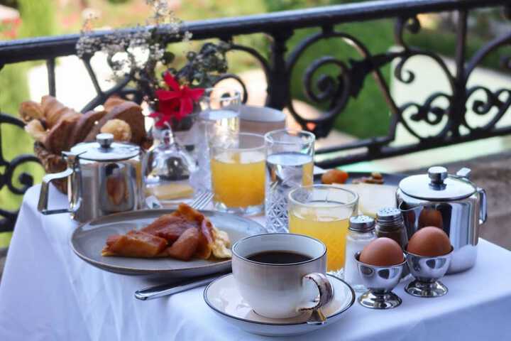 Breakfast/Coffee Service 53 of 77
