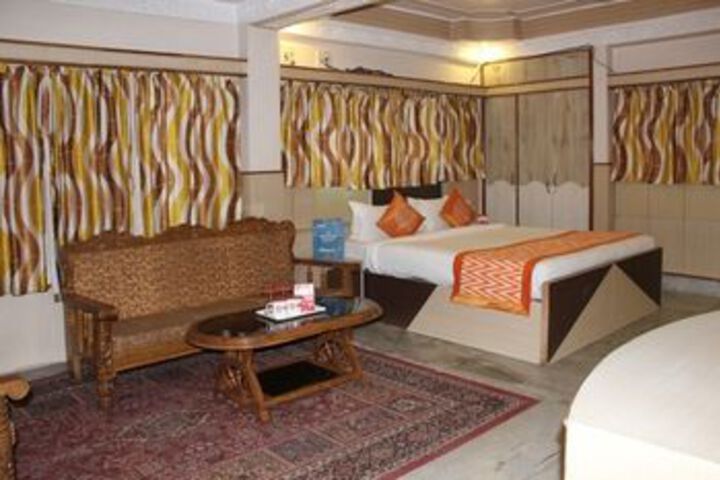 Room 18 of 28