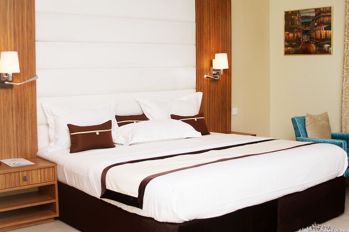 Room 6 of 23