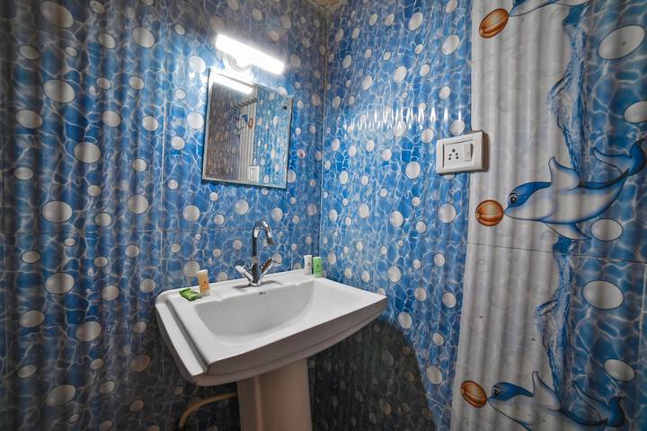 Room 53 of 95