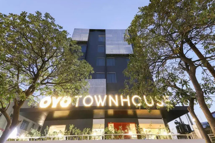 RG CORPORATE SUITES BY FABHOTEL