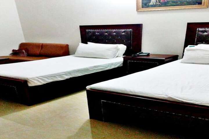 Room 16 of 68