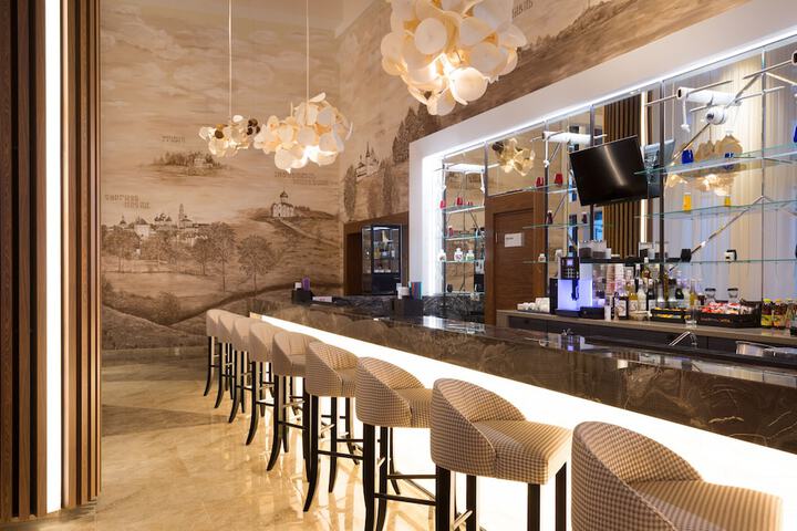 Lobby lounge