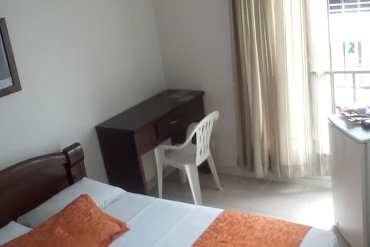 Room 10 of 36