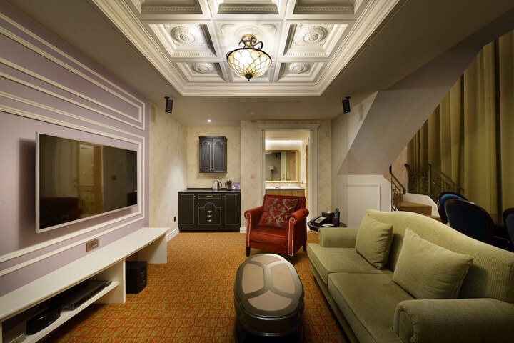Room 42 of 95