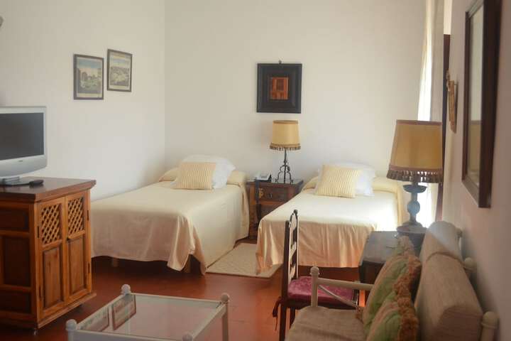 Room 3 of 72