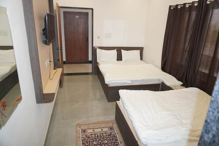 Room 16 of 36