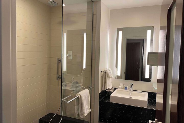 2 Queen Beds City or Valley View (29 of 34)