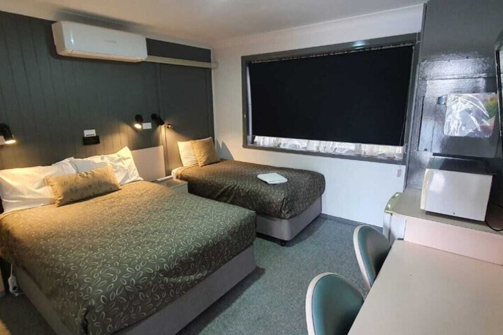 Room 11 of 44