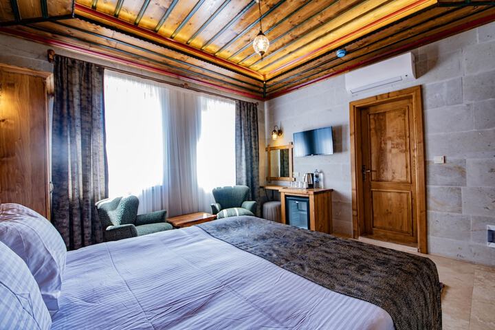 Room 53 of 86