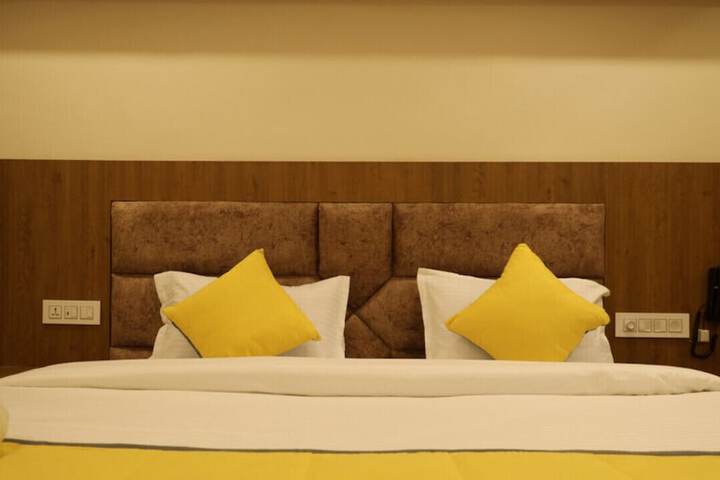 Room 7 of 30