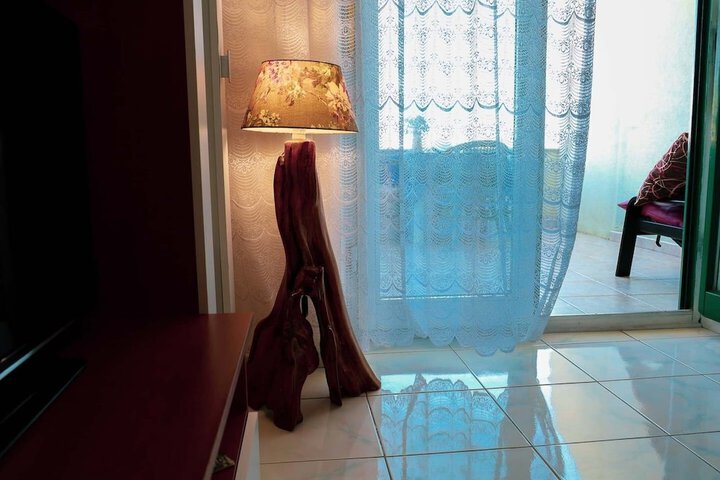 Room 42 of 102