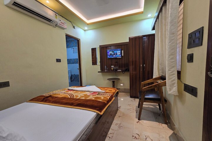 Room 12 of 31