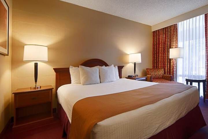 Standard | King Bed (3 of 9)