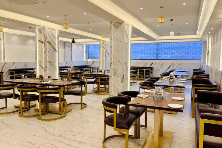 Dining 90 of 124