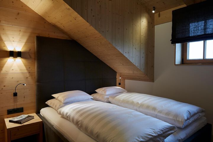 Room 15 of 87