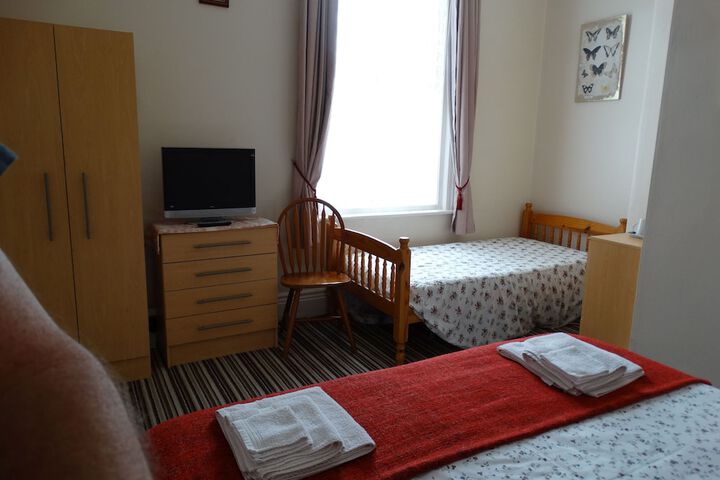 Room 9 of 40