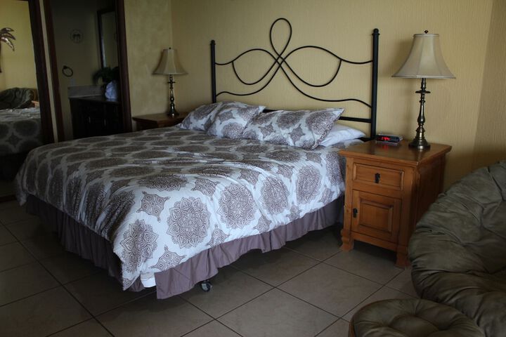 Room 73 of 599