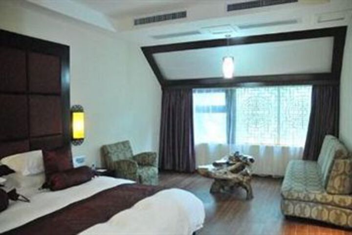 Room 7 of 15