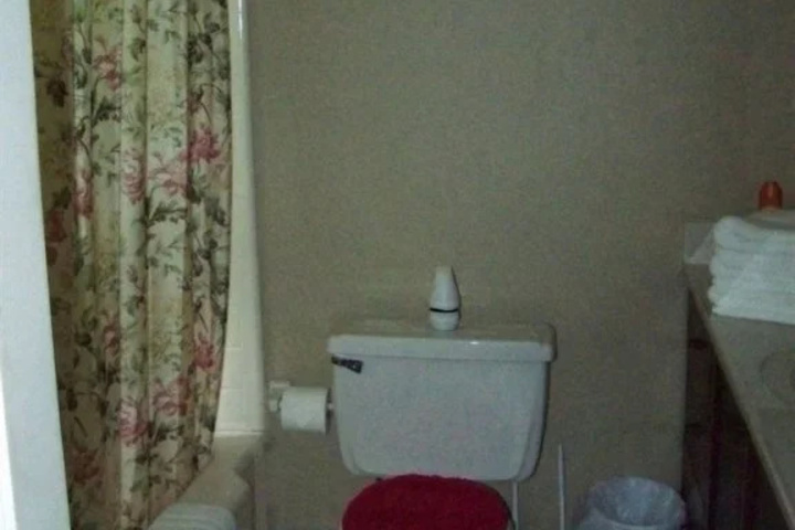 Clean Restrooms