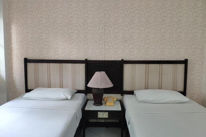 Room 14 of 50