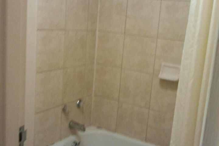 Room 10 of 16