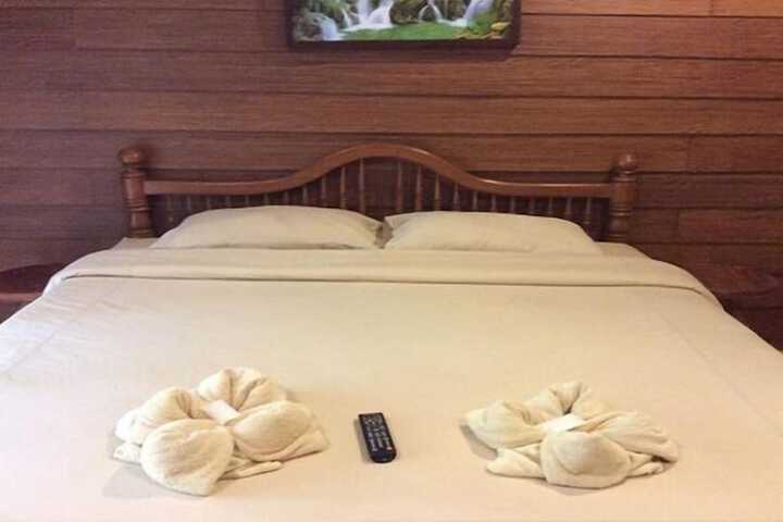 Room 32 of 57