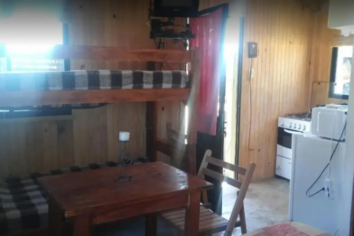 Room 6 of 9