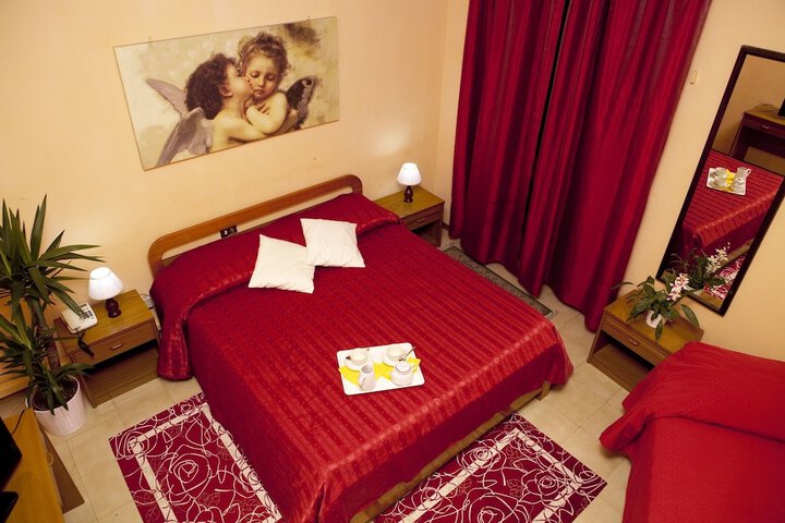 Room 19 of 28