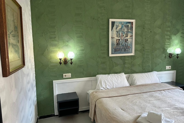Room 38 of 133