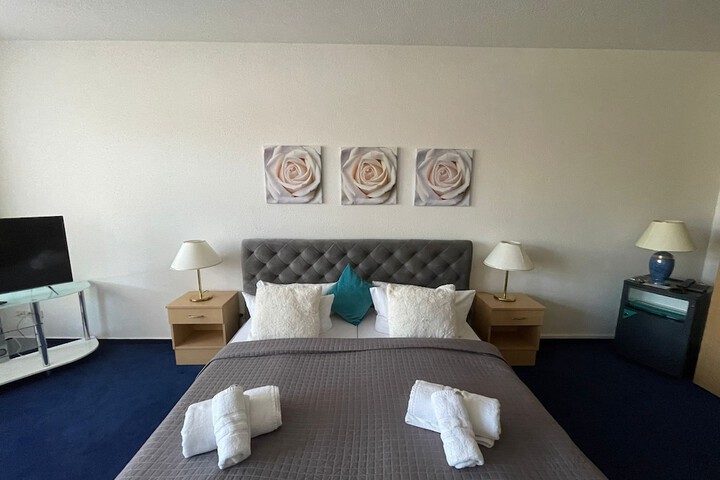 Room 16 of 65
